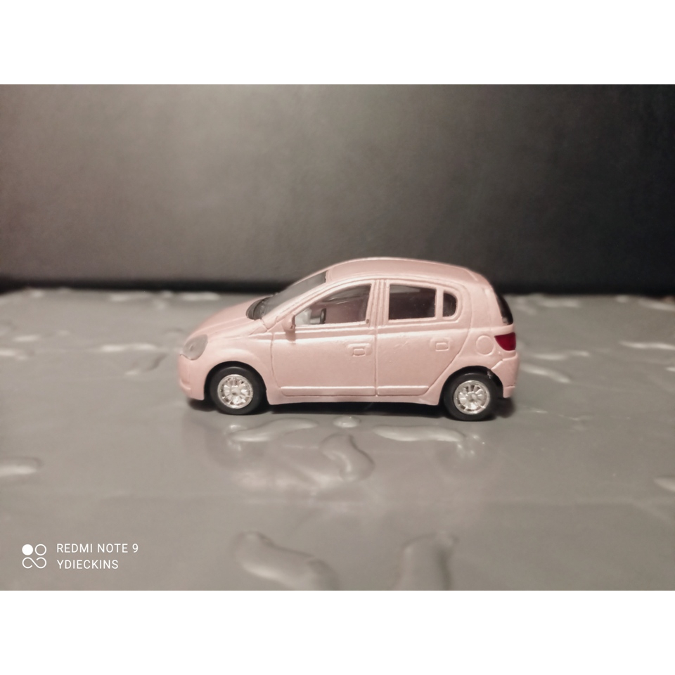 Diecast Kinsmart Miniatur  Mobil Toyota Vitz / Toyota Yaris - Pink