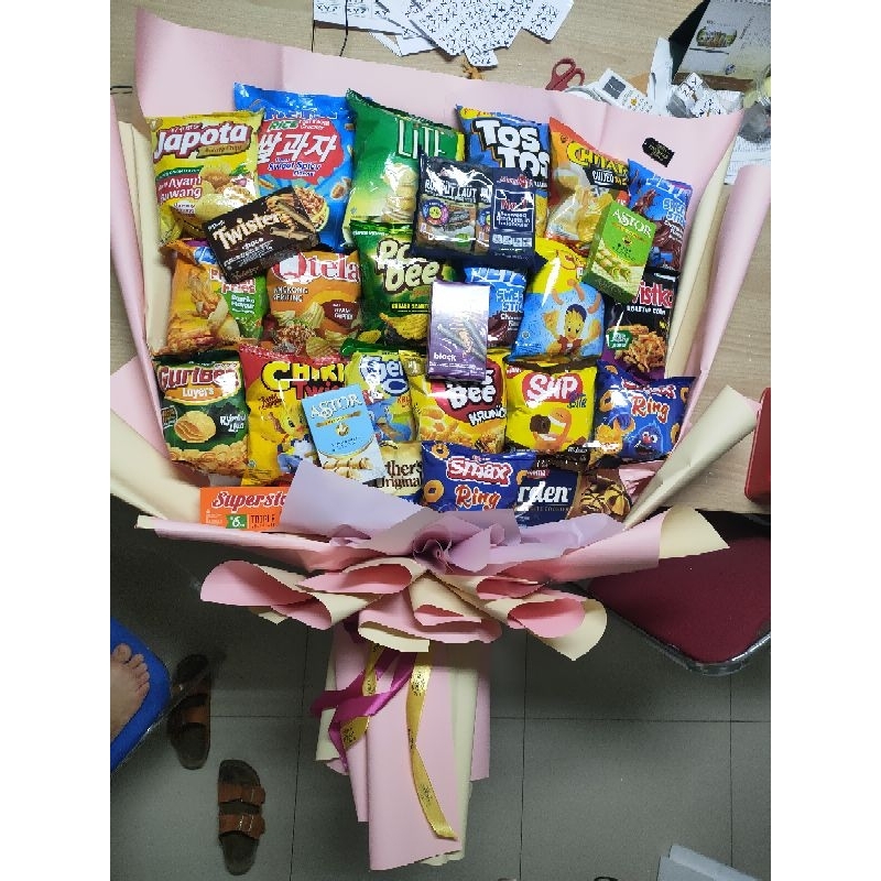 

giant bouquet snacks buket snack