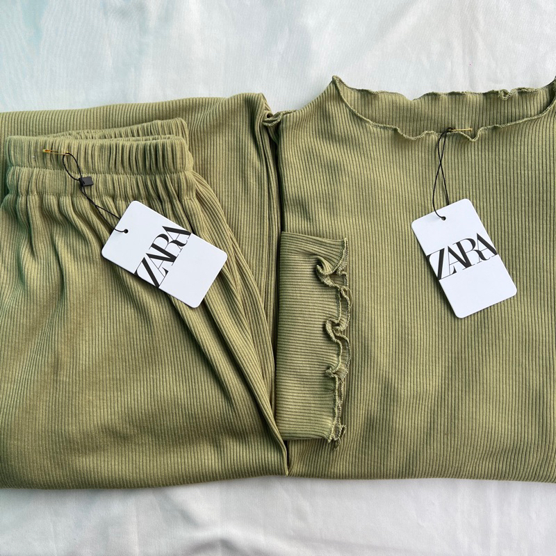 -Set Sage green