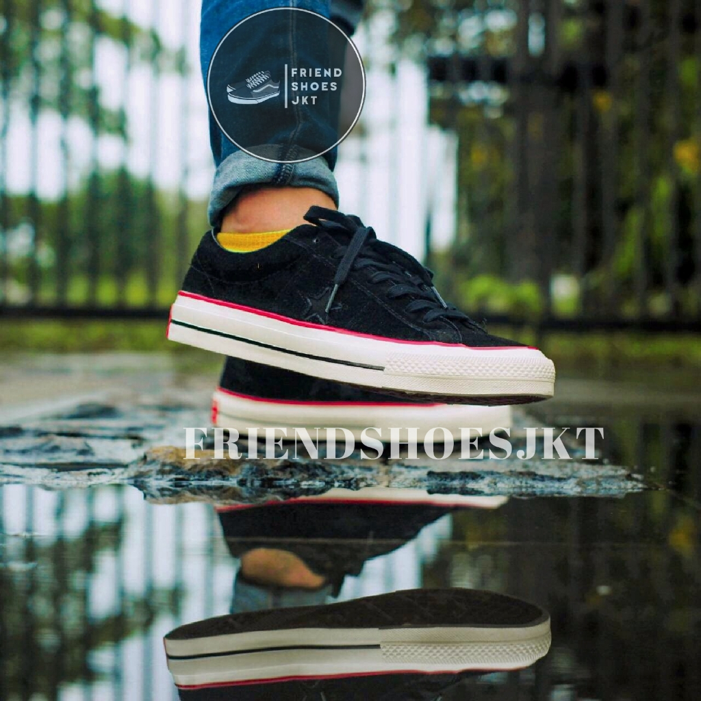 Sepatu One Star x Undefeated Black White