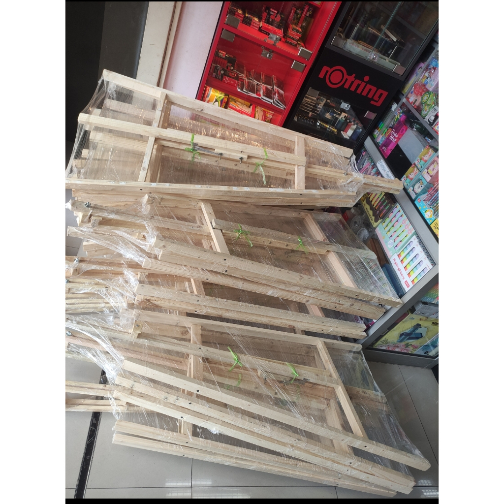 

kaki easel 3/4 tinggi 150 untuk ucapan atau lukisan
