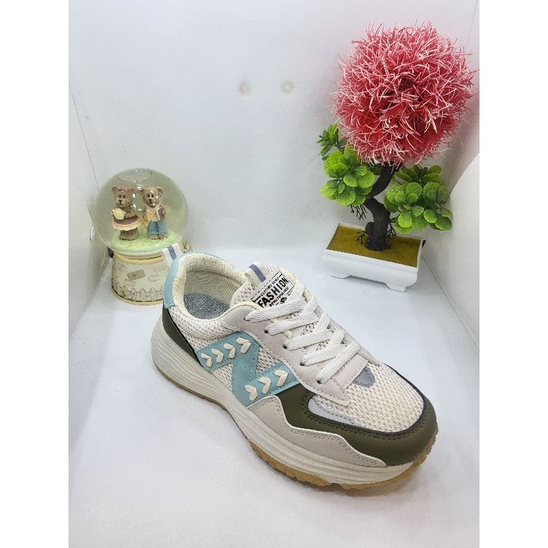 sepatu fashion sport cewek ( IMPORT )