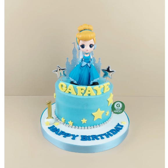 

CAKE TEMA CINDERELLA UK 15CM ( SEMI FONDANT DAN FIGUR ) / KUE ULANG TAHUN