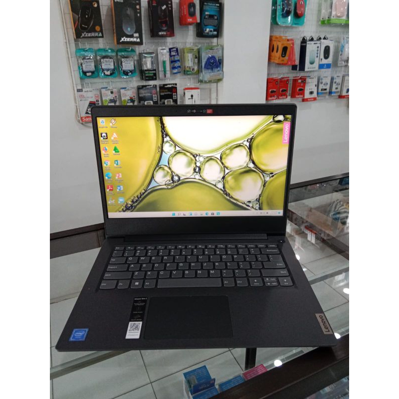 Laptop Lenovo IDEAPAD SLIM 3 Ram DDR4 4 GB SSD 256 GB Lqyar 14" Windows 11 original