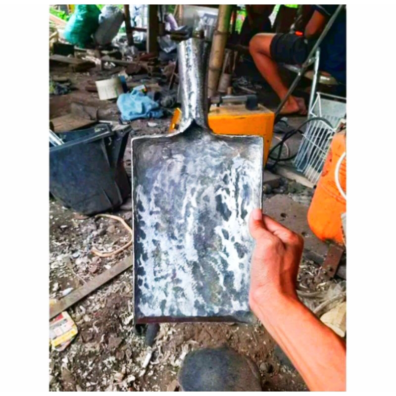 sekrop  lempak gali tanah untuk bertani dan kebun