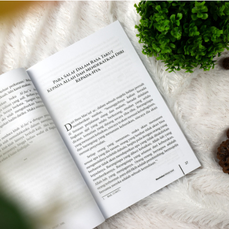 MENELADANI AKHLAK SALAF REGULER