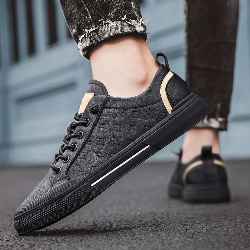 Highland Sepatu Pria Original Slip On Hitam Sneakers Cowok Black Fashionable Trendy Sepatu Jalan Pria Casual Sepatu Olahraga Men Shoes Sport Running Kekinian KSC108