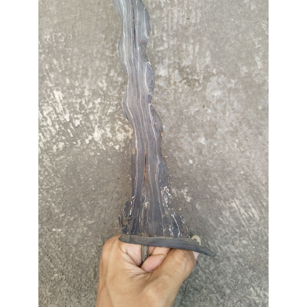 Keris Luk 17 Pamengkang jagad Junjung Drajat