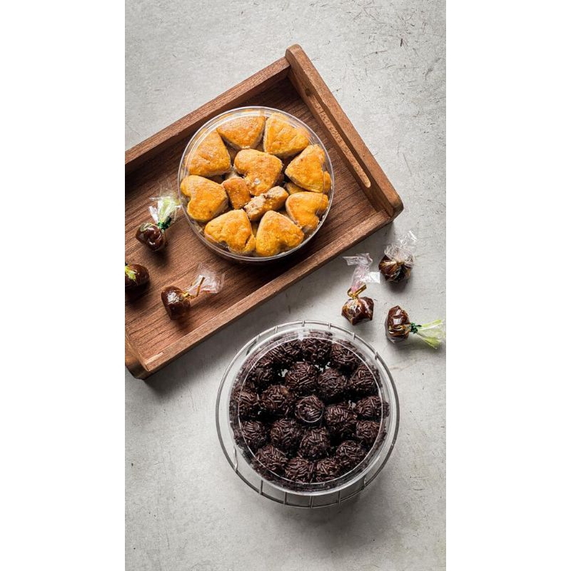 

Hampers Paket Parsel Lebaran 3 toples kue kering Ready Samarinda