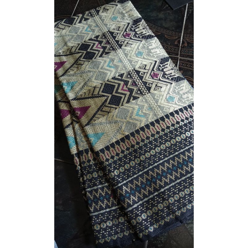 SONGKET TENUN LOMBOK SATU SET DENGAN SELENDANG DENGAN WARNA YANG CANTIK