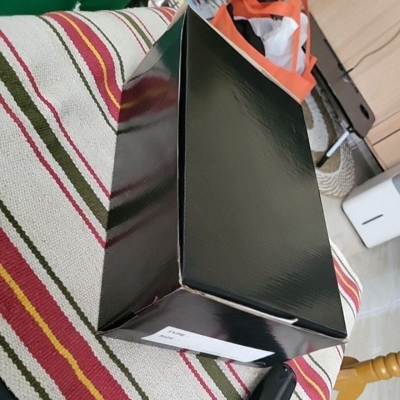 Dus Sepatu Polos Hitam