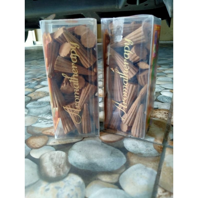 dupa kerucut cendana harum