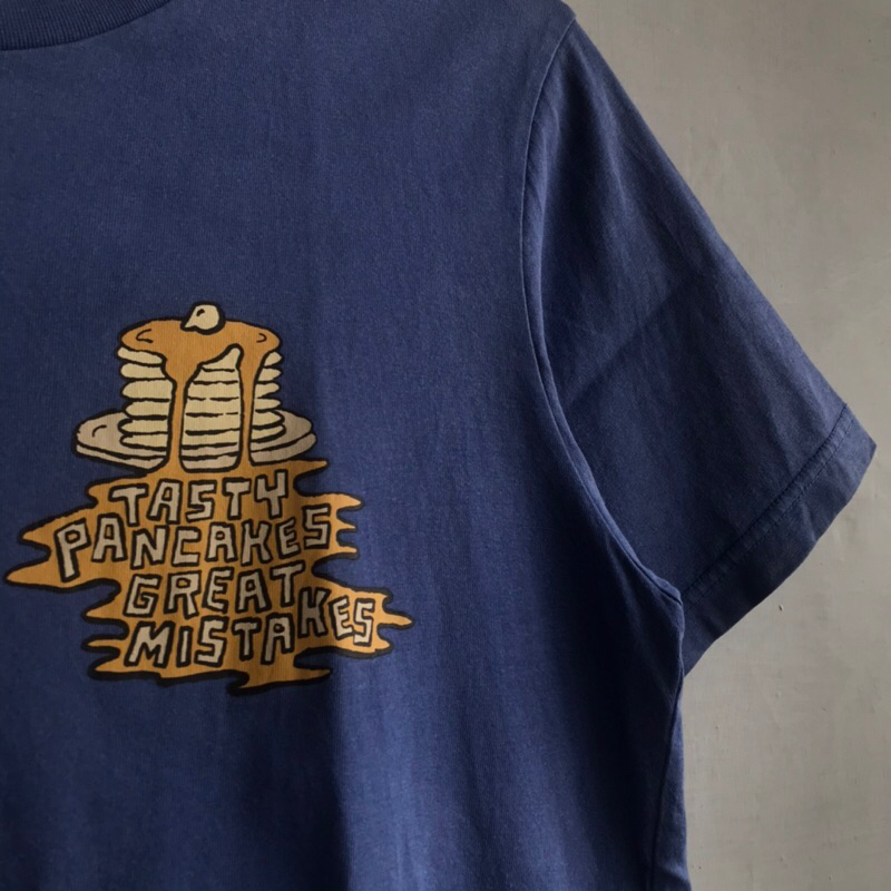 UNIQLO x TIMOTHY GOODMAN GRAPHIC TEE (Tasty Pancake Great Mistakes)