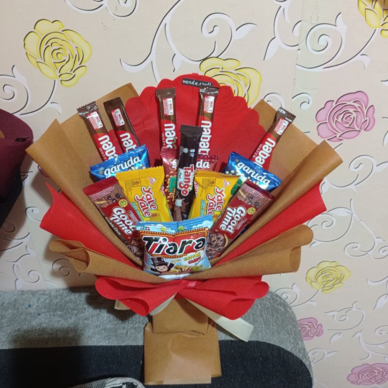 

Buket Snack Bouquet Hadiah Kado Graduation Wisuda Birthday Kadounik Hampers