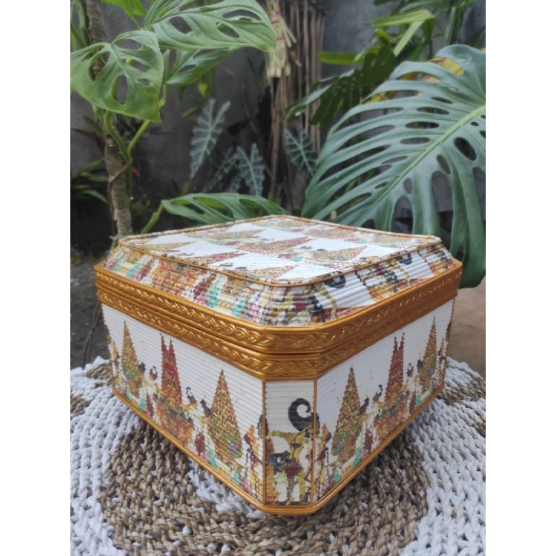 Keben/Sokasi motif wayang