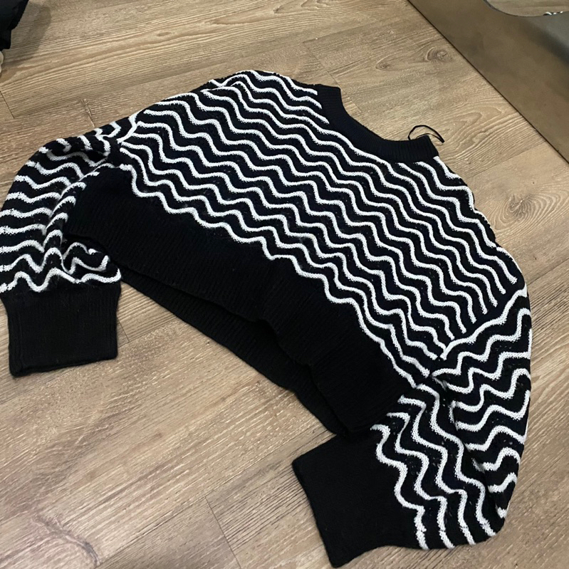 HnM wavy knitted top