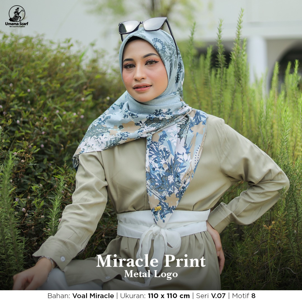 Umama Hijab Segi Empat Miracle Print Voal Lasercut Dengan Metal Logo