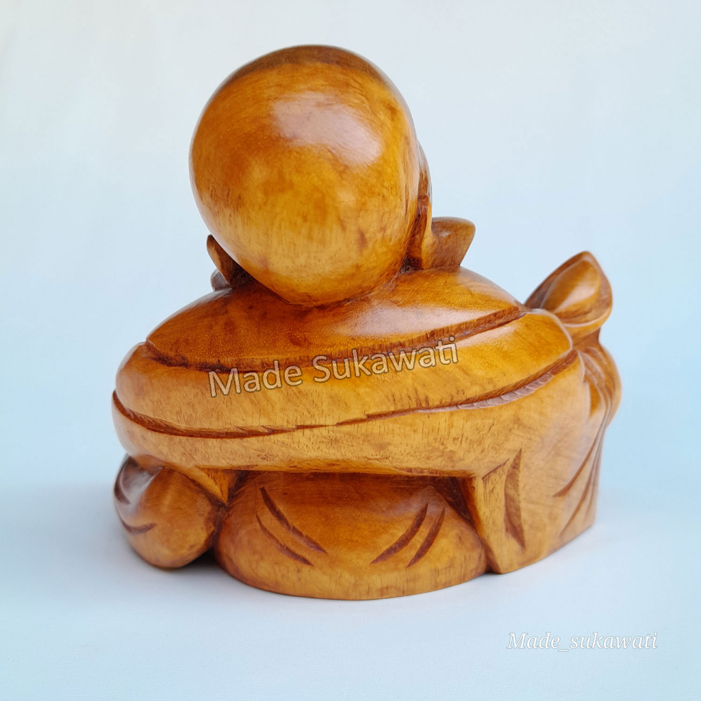 Patung kayu kakek Pekong duduk tertawa kerajinan tangan handmade bali