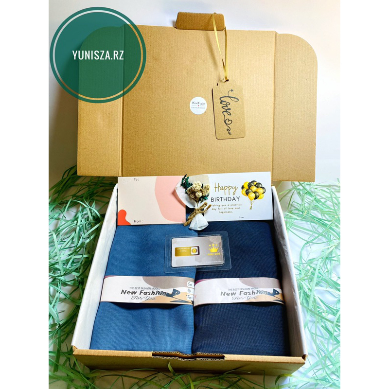 

Hampers Hijab polos 2 pcs free emas / Paket hemat hampers/ kado ultah/wisuda/wedding/hijabsegiempat