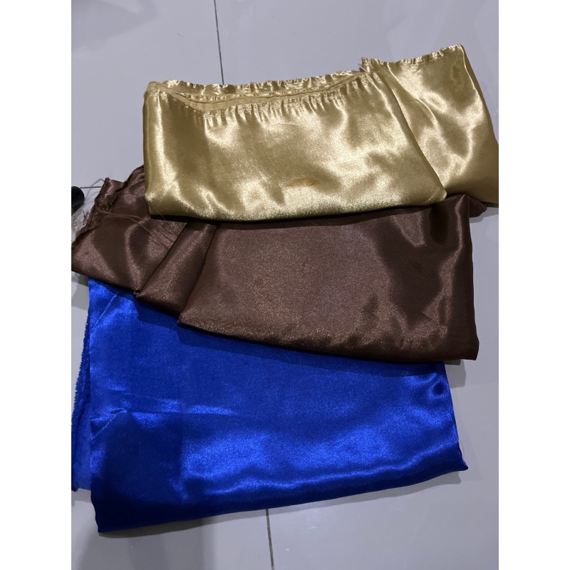 Kain Satin Background Backdrop Foto Produk Studio OOTD Model