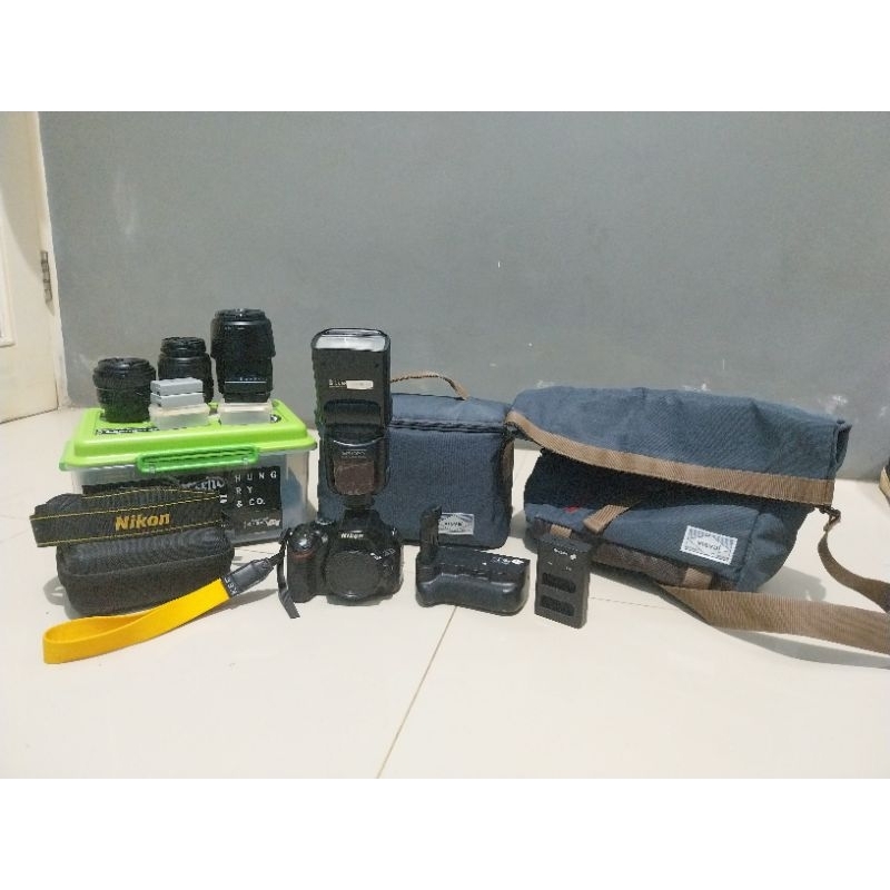 Kamera DSLR Nikon 5200D lensa kit 18-55mm, Lensa Nikon tele 70-300mm, lensa fix YN 50mm Shutter Coun