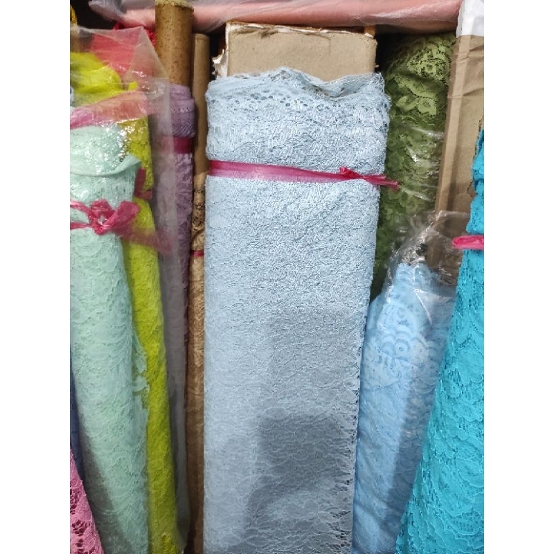 Kain renda brokat per setengah meter