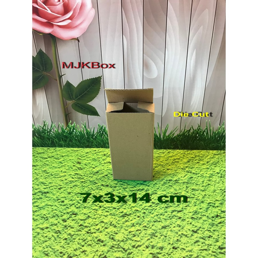 

kotak kardus ukuran 7x3x14 cm...............Die cut