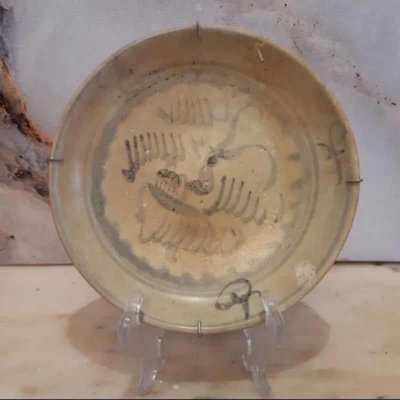 Piring Keramik Tua Antik Motif Cumi