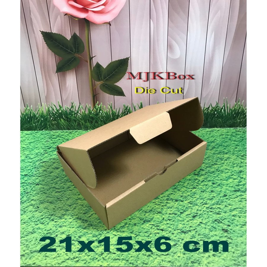 

KARDUS/ KARTON/BOX UK. 21X15X6CM.........MODEL KARDUS PIZZA