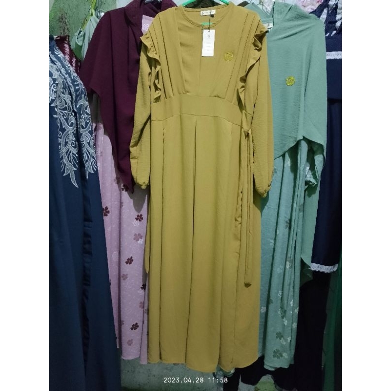 gamis nabil model lesty bahan crincle