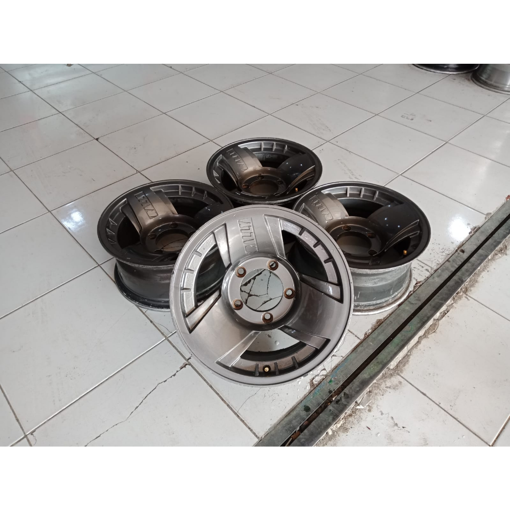 pelek mobil seken ring 15 pcd 5x139 velg escudo katana feroza sidekick
