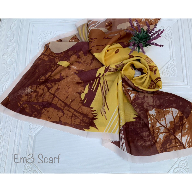 Em3 Scarf,HIJAB SEGIEMPAT LASERCUT MOTIF VOAL  Daun kering series