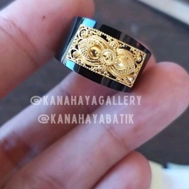 Cincin Bahan Cangkang dan Emas
