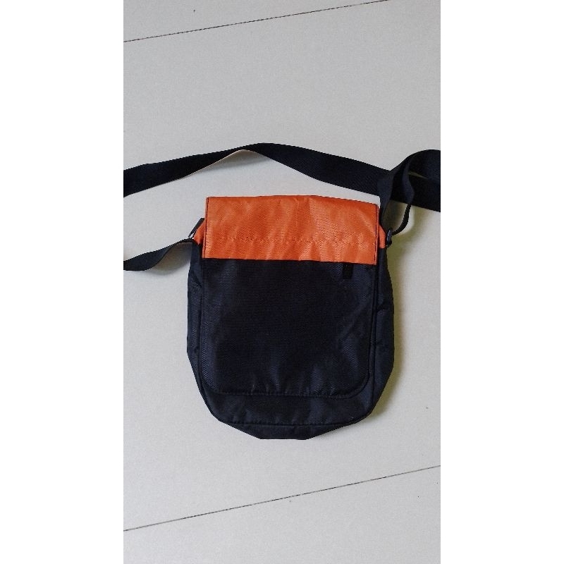 Tas Selempang Reebok Original Orange Black