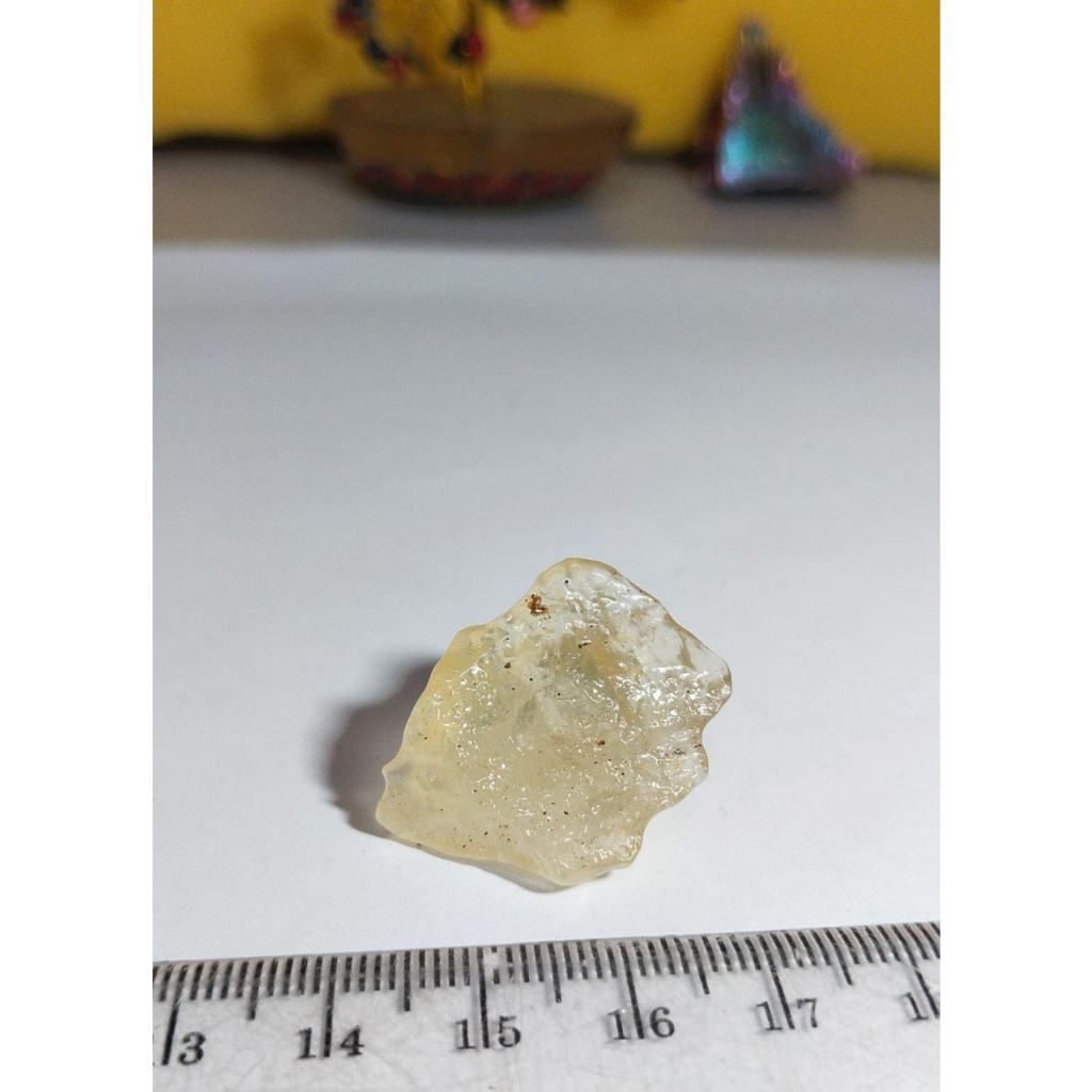 Lybian Desert Glass / Libyan Gold Tektite from Egypt (1)