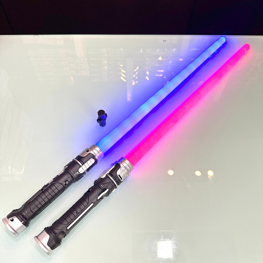 Mainan Anak 2 Pedang LED Lightsaber (Bunyi &amp; Nyala Lampu)