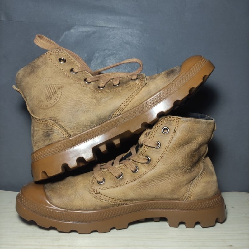 Sepatu boots Palladium leather size 41