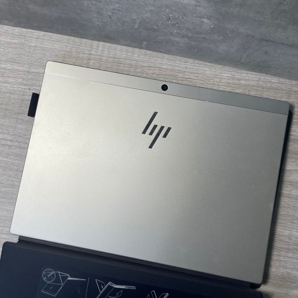 Laptop HP ELITE X2 2in1 touchscreen 12inch Layar sentuh BV UWVA eDP 1.3 ultra-tipis (1920 x 1280 – Full HD) dengan lampu latar LED M3-6Y30 RAM 4 GB SSD 128GB peningkatan mulus second berkualitas