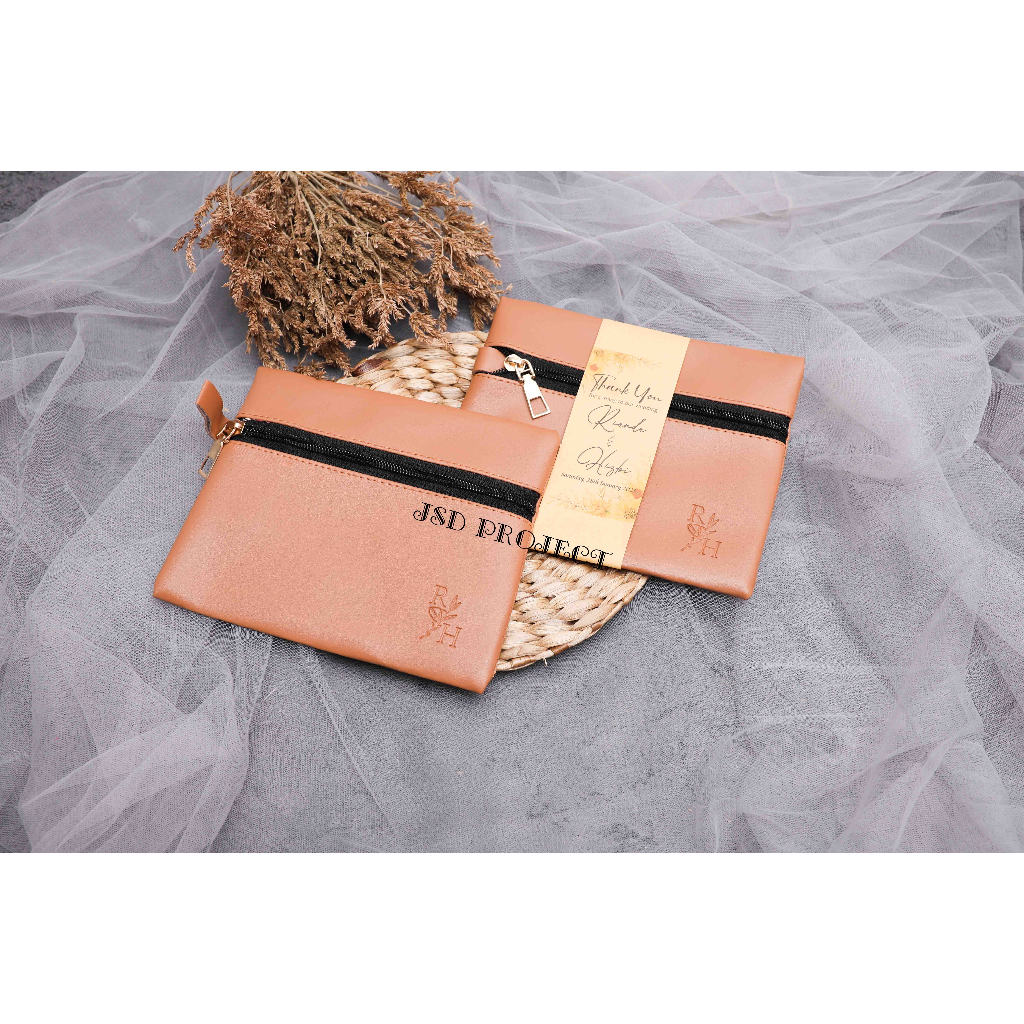 SOUVENIR PERNIKAHAN POUCH ZIPPER Z3-1 18 x 14 CM INCLUDE PACKING MIKA ROLL PAPER DESAIN CUSTOM ZIPPE