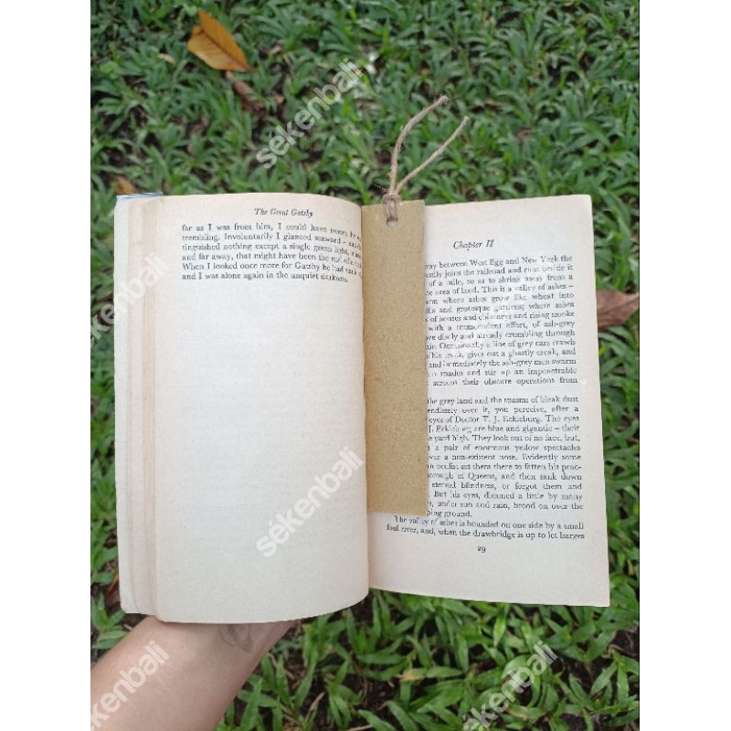 

Pembatas Buku - Bookmark Kertas Tebal Cokelat Polos Termurah