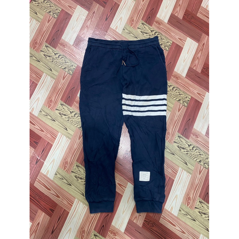 celana jogger thom browne