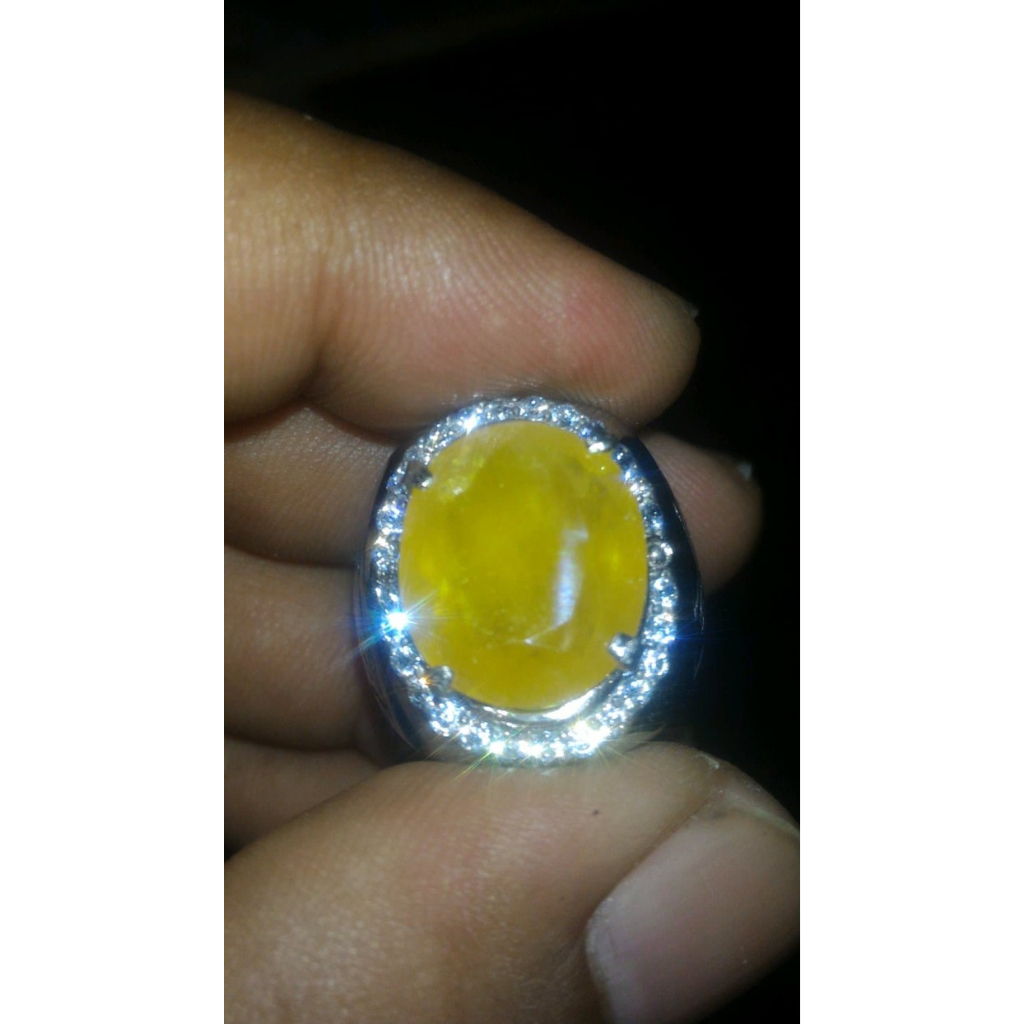 YELLOW SAPPHIRE