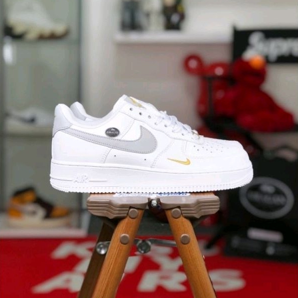 Nike Air Force 1 '07 Essential &quot;White/Light Silver&quot;