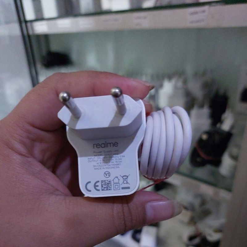 Charger realme 8i 18w Bekas copotam mulus bawaan hp