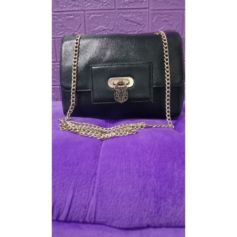 sling rantai love moschino preloved