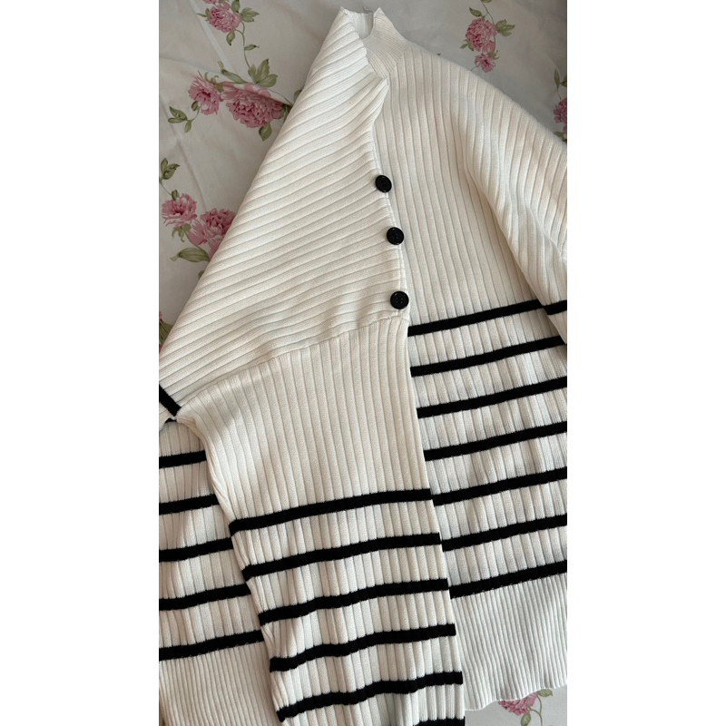 This Is April x Jessica Mila - Vendela Sweater Black