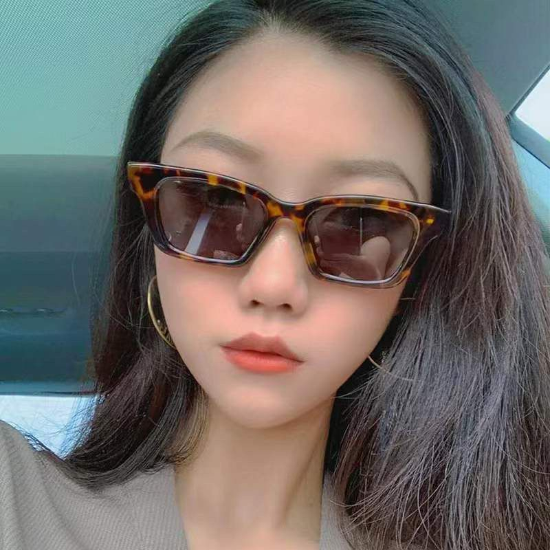 Kacamata Hitam Wanita/Pria Sunglasses Korean Fashion - Kacamata Persegi Panjang Retro Vintage