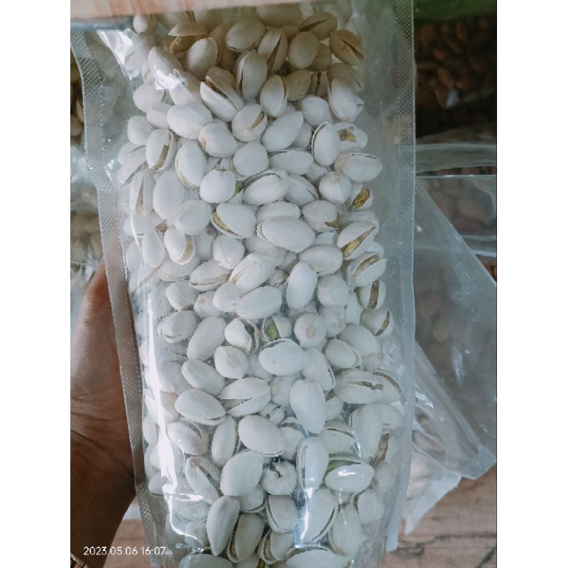 

pistacio olam berat 1/2kg