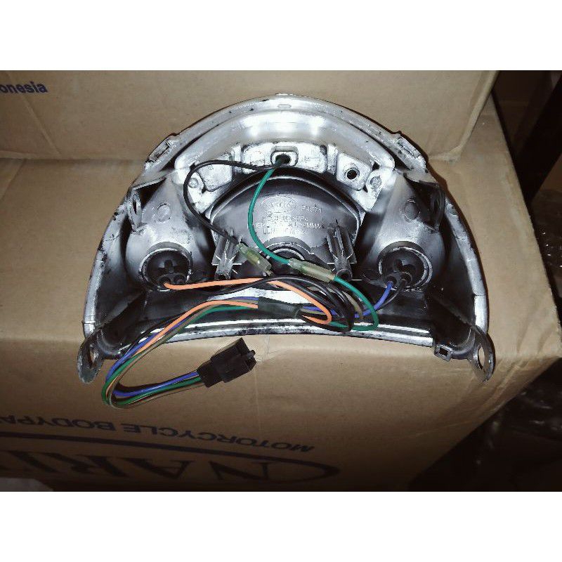 lampu setopan belakang jupiter z cw lama