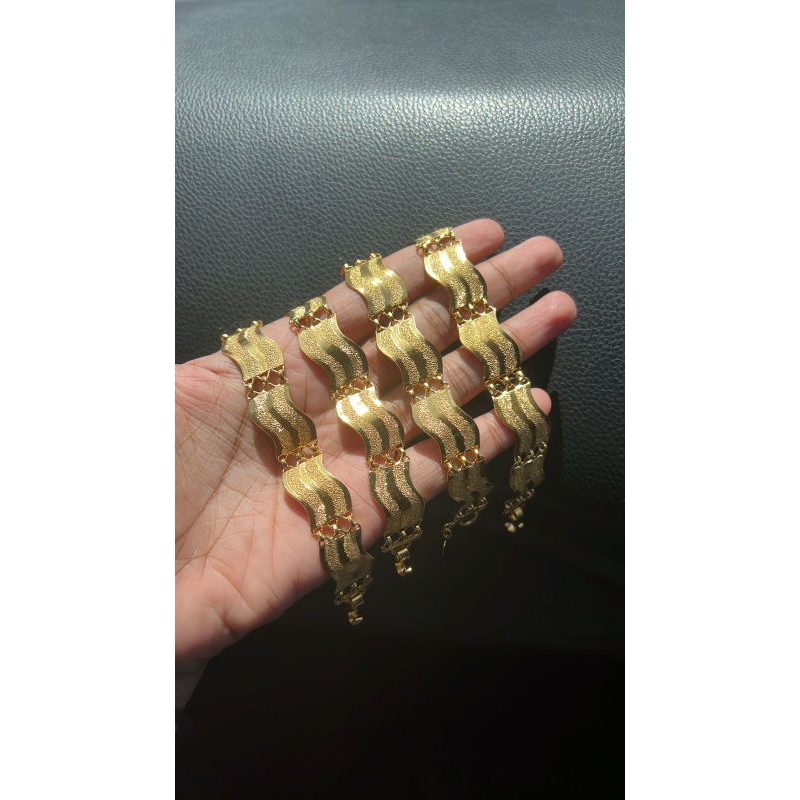 Gelang rantai bendera pasir